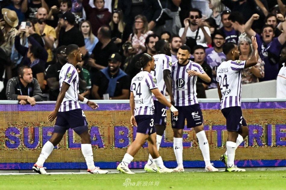 深情告别的 深情告别的